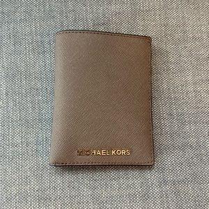 Michael Kors wallet like new